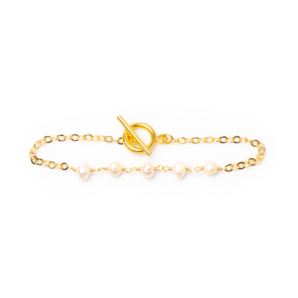 Delicate Pearl & Chain Bracelet